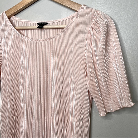Vintage ANN TAYLOR Blush Peach Pink Crinkle Shimmering Pleated Top Blouse - Picture 2 of 8